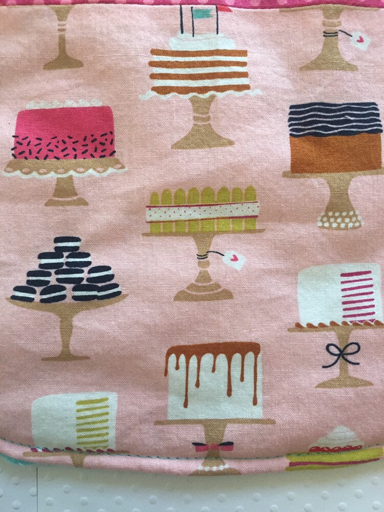 Cake Bib (fits up to 24 months)