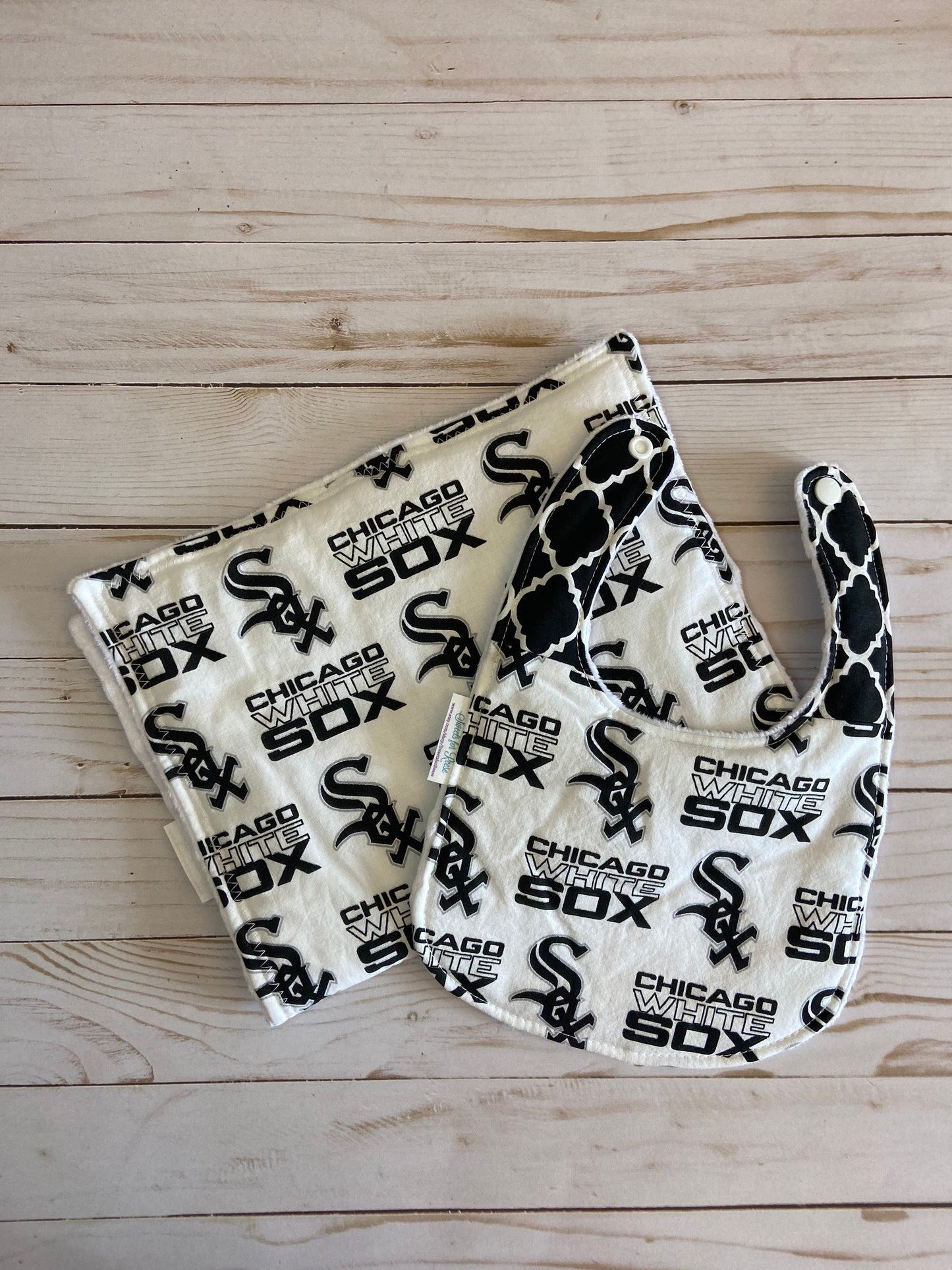 Chicago White Sox Baseball Burp Cloth and Bib