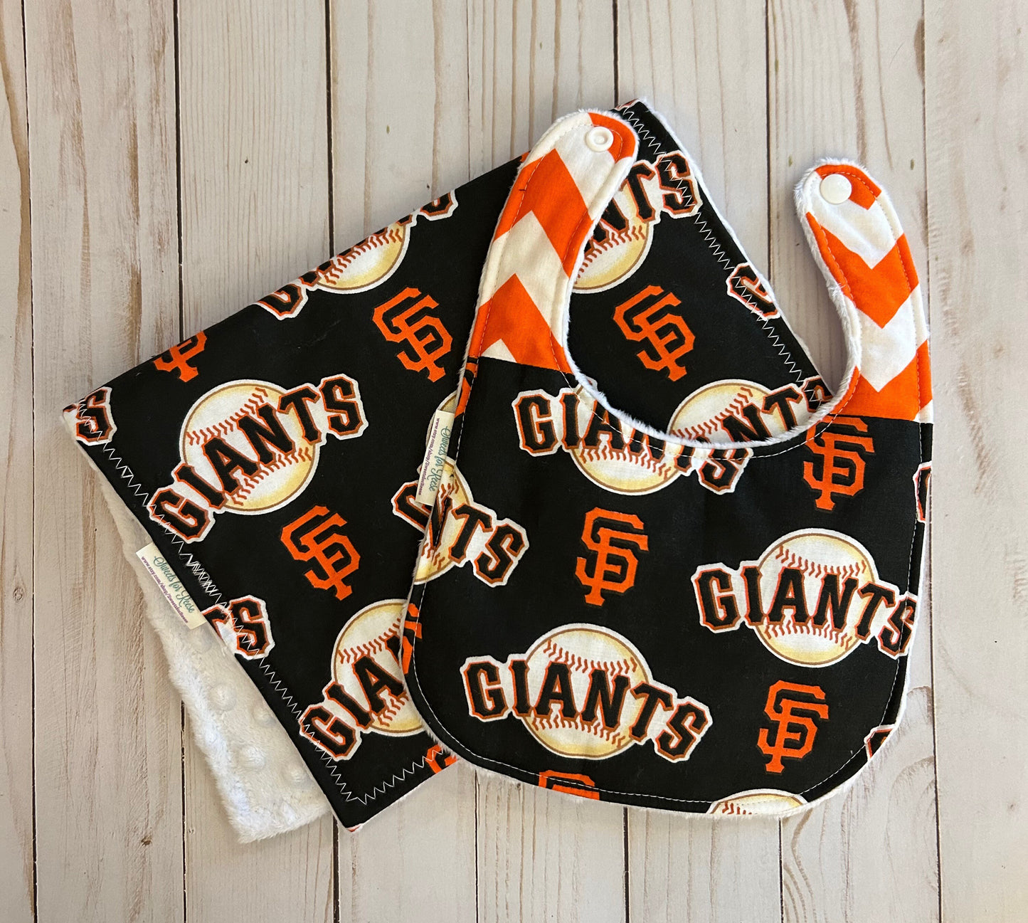 San Francisco Giant Baseball Set - 2 Burp Cloths and 1 Bib