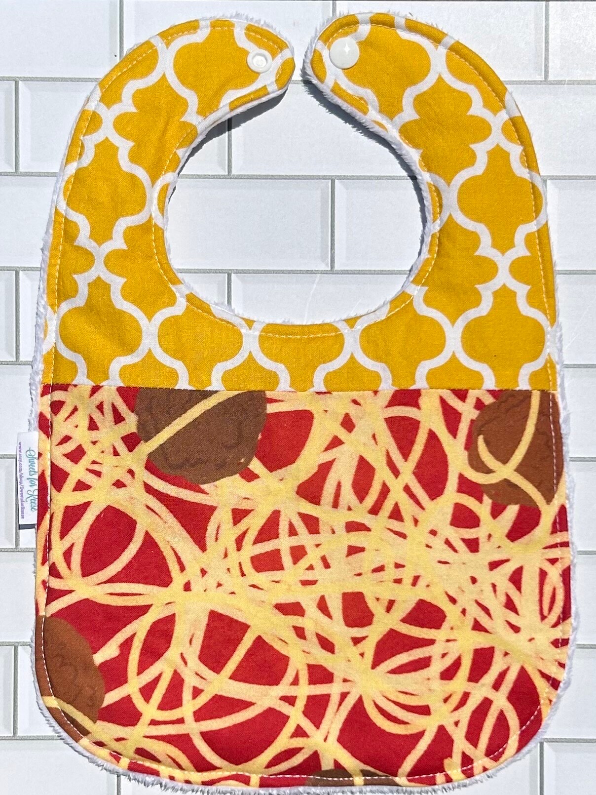 Spaghetti and Meatballs Bib (fits up to 24 months)